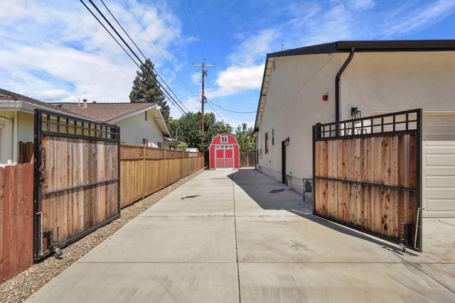 2603 Manzanita Ave, Stockton, CA 95207