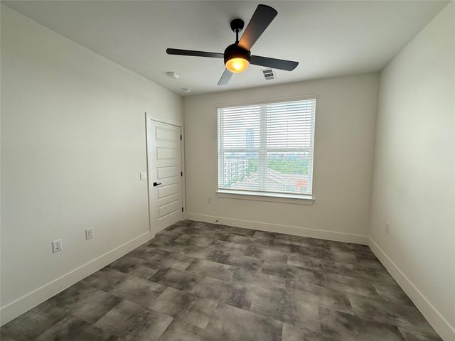2520 Washington Ave B3, Houston, TX 77007