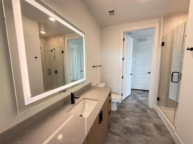 2520 Washington Ave B3, Houston, TX 77007