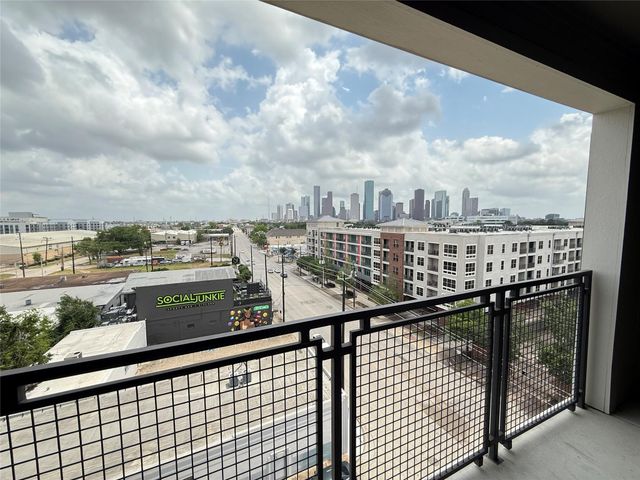 2520 Washington Ave B3, Houston, TX 77007