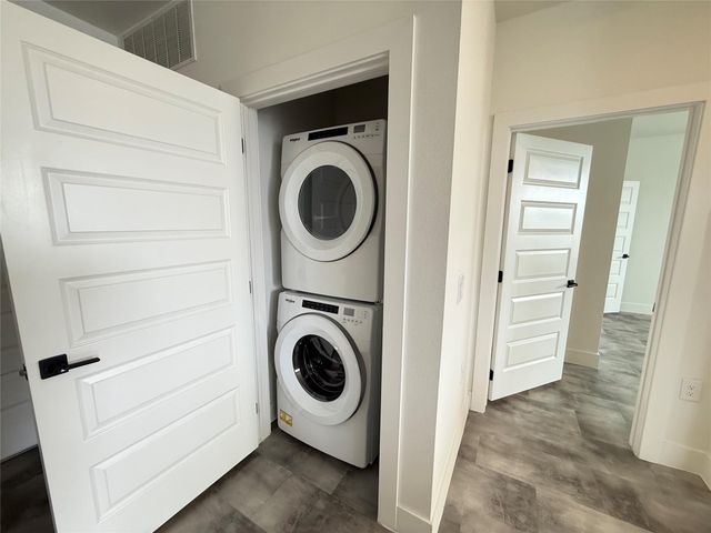 2520 Washington Ave B3, Houston, TX 77007