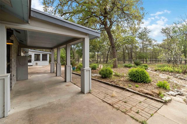 161 Shady Oaks LOOP, Cedar Creek, TX 78612