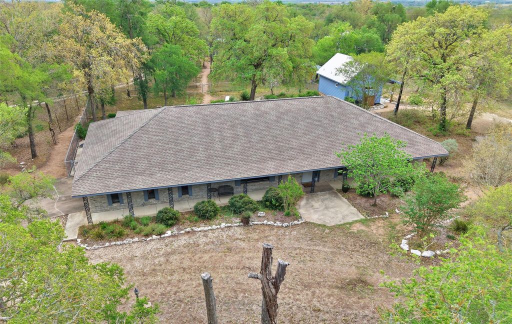 161 Shady Oaks LOOP, Cedar Creek, TX 78612