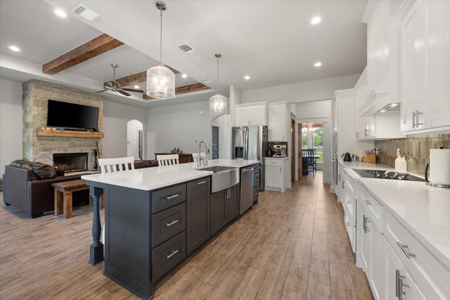 1052 Kessler Road, Weatherford, TX 76087