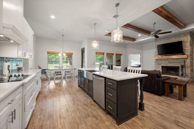 1052 Kessler Road, Weatherford, TX 76087