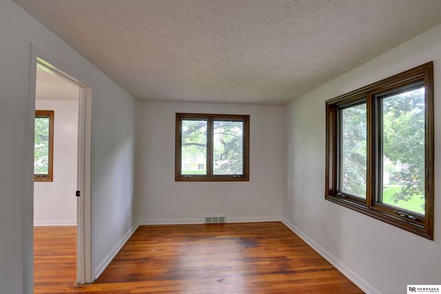 1505 N 61st Street, Omaha, NE 68104