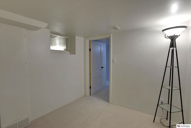 1505 N 61st Street, Omaha, NE 68104
