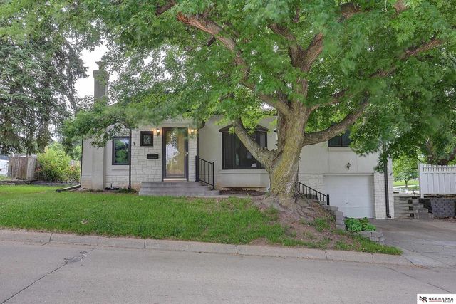 1505 N 61st Street, Omaha, NE 68104