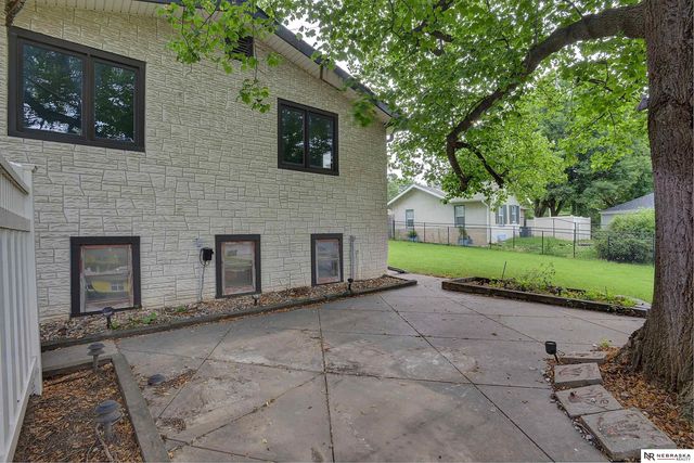 1505 N 61st Street, Omaha, NE 68104