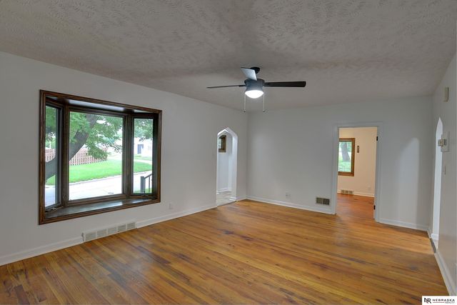 1505 N 61st Street, Omaha, NE 68104