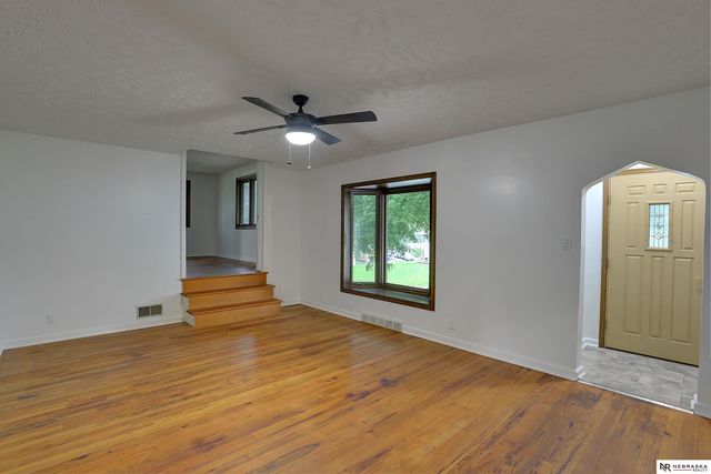 1505 N 61st Street, Omaha, NE 68104