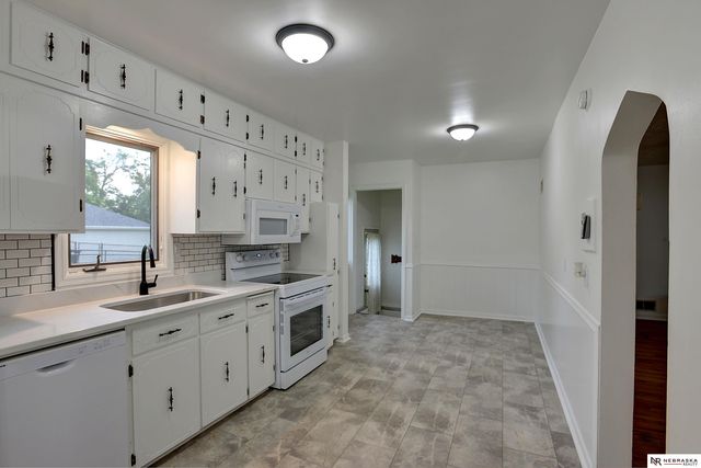 1505 N 61st Street, Omaha, NE 68104