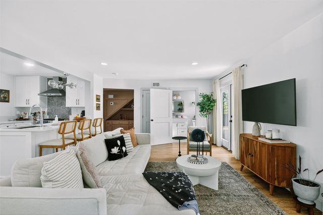 6205 Hylawn DR, Austin, TX 78723