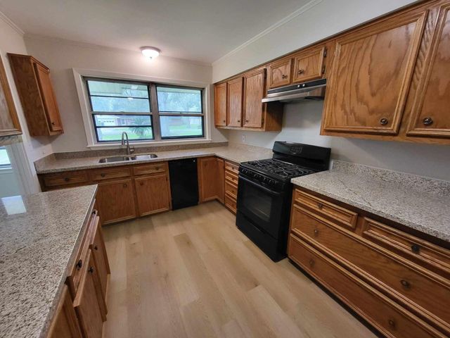 706 Maple Street, Sweeny, TX 77480
