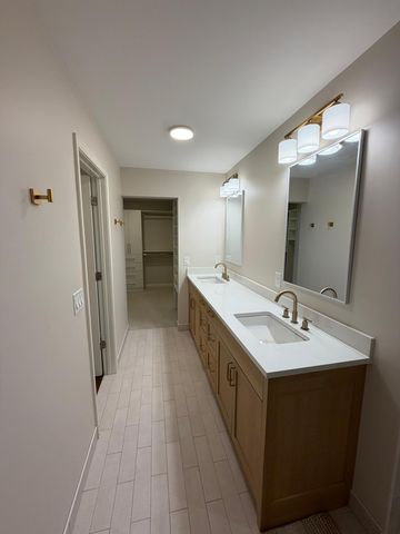 4984 Three Points Boulevard, Mound, MN 55364