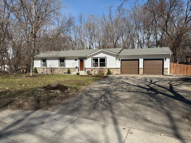 4984 Three Points Boulevard, Mound, MN 55364