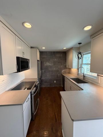 4984 Three Points Boulevard, Mound, MN 55364