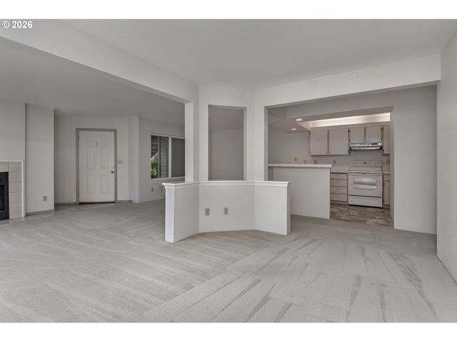 5054 FOOTHILLS Dr B, Lake Oswego, OR 97034