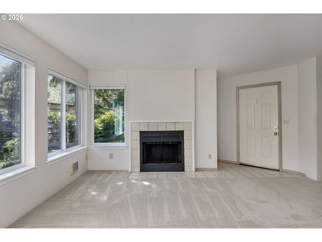 5054 FOOTHILLS Dr B, Lake Oswego, OR 97034