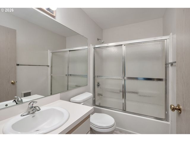 5054 FOOTHILLS Dr B, Lake Oswego, OR 97034