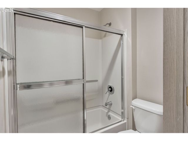 5054 FOOTHILLS Dr B, Lake Oswego, OR 97034