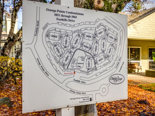 5054 FOOTHILLS Dr B, Lake Oswego, OR 97034