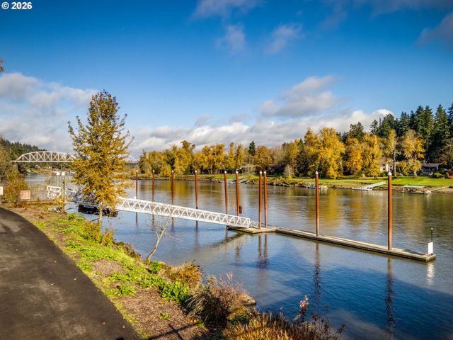 5054 FOOTHILLS Dr B, Lake Oswego, OR 97034