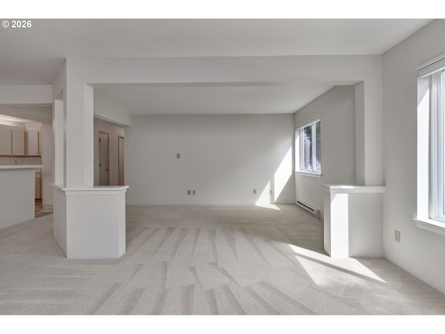 5054 FOOTHILLS Dr B, Lake Oswego, OR 97034