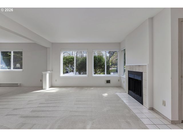 5054 FOOTHILLS Dr B, Lake Oswego, OR 97034