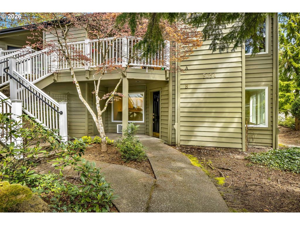 5054 FOOTHILLS Dr B, Lake Oswego, OR 97034