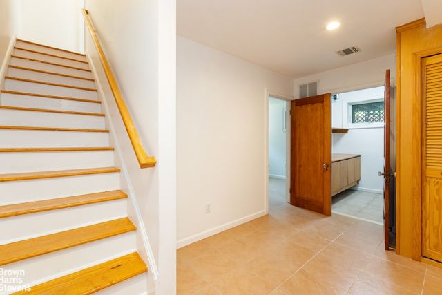 5637 DELAFIELD Avenue, New York City, NY 10471