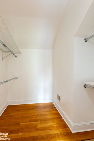 5637 DELAFIELD Avenue, New York City, NY 10471