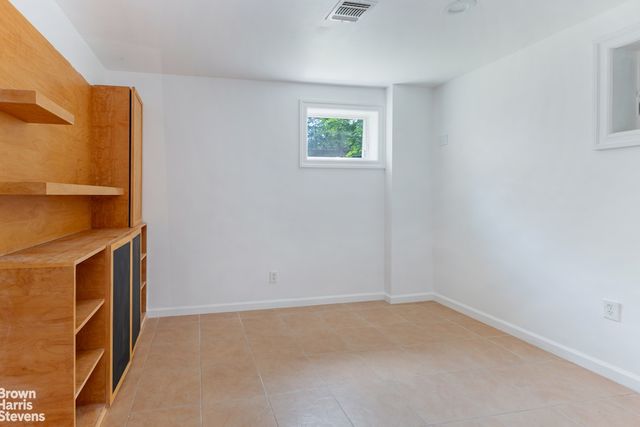 5637 DELAFIELD Avenue, New York City, NY 10471