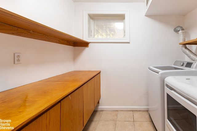 5637 DELAFIELD Avenue, New York City, NY 10471