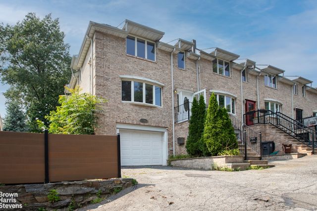 5637 DELAFIELD Avenue, New York City, NY 10471