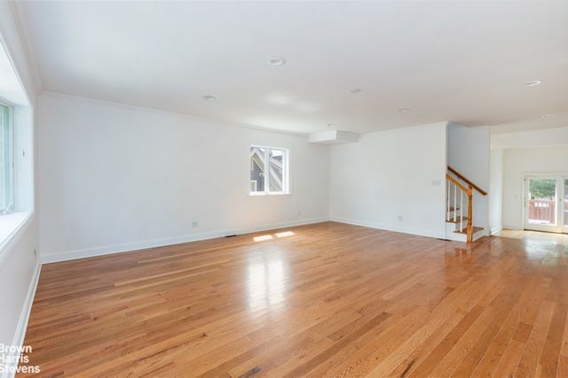 5637 DELAFIELD Avenue, New York City, NY 10471