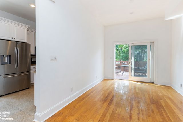 5637 DELAFIELD Avenue, New York City, NY 10471