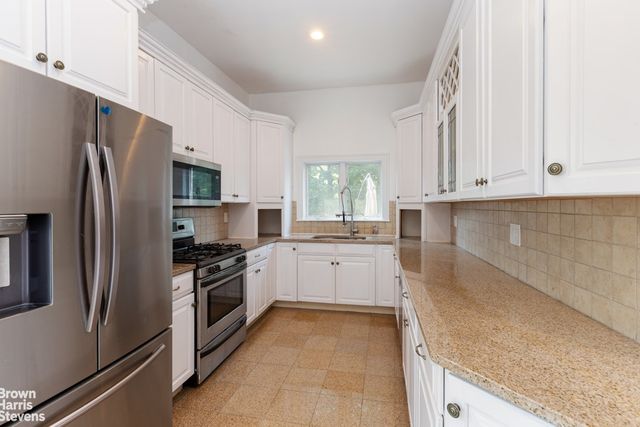 5637 DELAFIELD Avenue, New York City, NY 10471