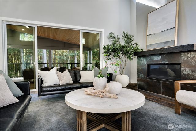 1828 Clorindi Circle NW, Gig Harbor, WA 98335