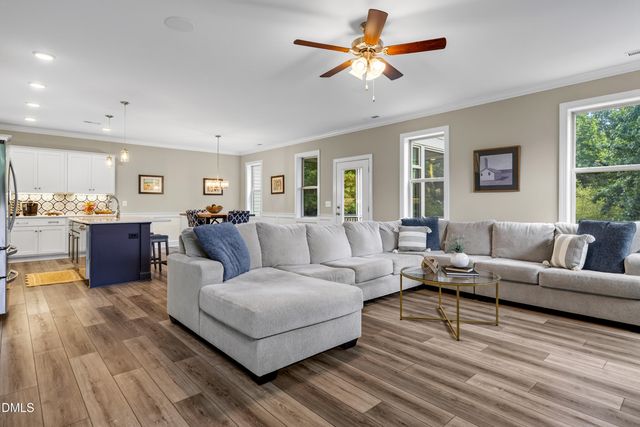 2812 Meadow Bluffs Way, Fuquay Varina, NC 27526