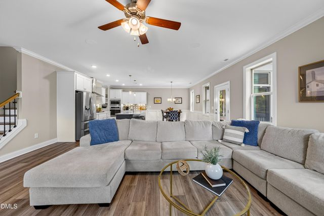 2812 Meadow Bluffs Way, Fuquay Varina, NC 27526