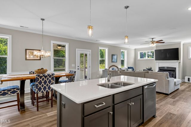 2812 Meadow Bluffs Way, Fuquay Varina, NC 27526