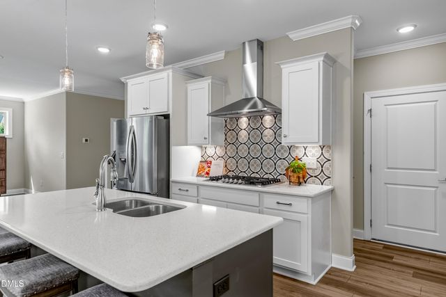 2812 Meadow Bluffs Way, Fuquay Varina, NC 27526