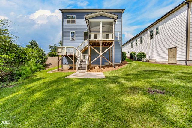 2812 Meadow Bluffs Way, Fuquay Varina, NC 27526