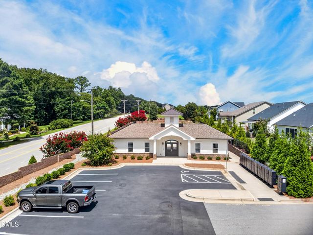 2812 Meadow Bluffs Way, Fuquay Varina, NC 27526