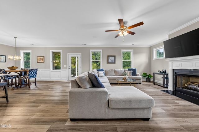 2812 Meadow Bluffs Way, Fuquay Varina, NC 27526
