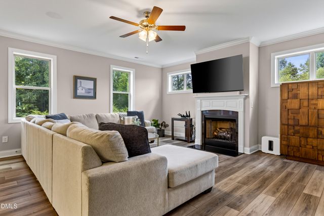 2812 Meadow Bluffs Way, Fuquay Varina, NC 27526