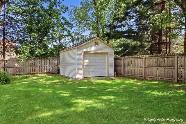 2412 Elk Drive, Spring Grove, IL 60081