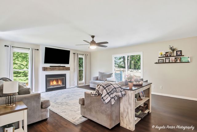 2412 Elk Drive, Spring Grove, IL 60081