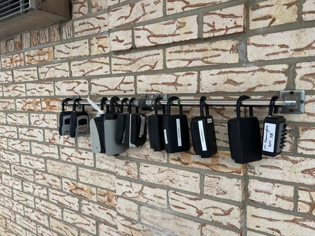 256 Shorewood Drive 2C, Glendale Heights, IL 60139